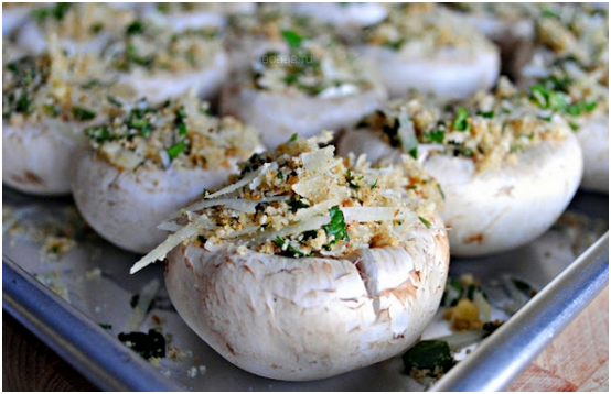 Gefüllte Champignons im Backofen mit Käsefüllung, Hackfleisch und Hühnchen 01