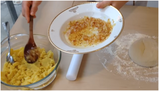 So erstellen Sie Knödel mit Kartoffeln? So machen Sie Teig für solche Knödel? 08