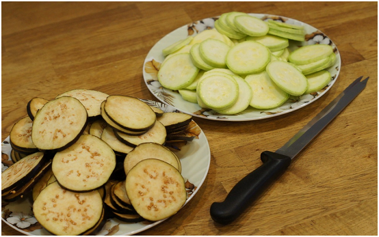 Gemüseeintopfkochrezept mit Auberginen und Zucchini, mit Kartoffeln 02