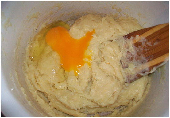 So erstellen Sie einen Vanillepudding-Teig für Eclairs: Schritt-für-Schritt-Rezept 08