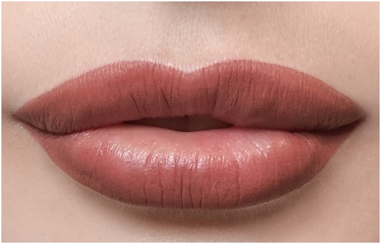 Lippen Tätowierung: für und gegen, Bewertungen, Fotos vor und nach. Lippentattoo mit entscheidenden, 3D-Effekten und anderen Arten von Verfahren 03