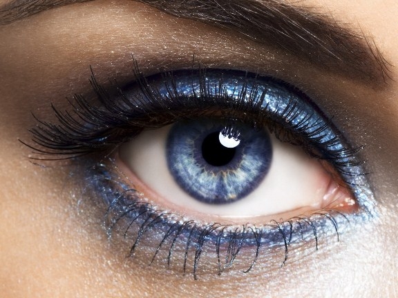 Tag und Abend Makeup für blaue Augen 04