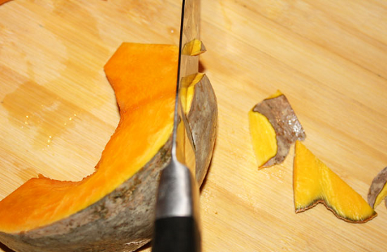 Gebackener Kürbis im Ofen nach Stücken: Kochen Rezepte mit Äpfeln, Zucker und Käse 06