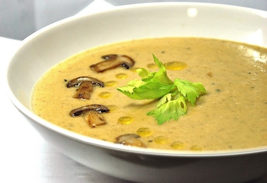 Pilzsuppe mit geschmolzenem Käse: Rezepte mit Champignons und anderen Pilzen 04