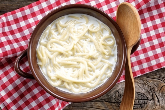 Milchsuppe mit Pasta: Verfügbare Rezepte und Empfehlungen 02