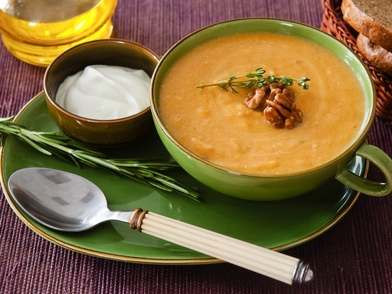 Kürbiscreme-Suppe: Rezepte mit Sahne, mit Hühnchen, Rezept von Julia Vyotsskaya 08