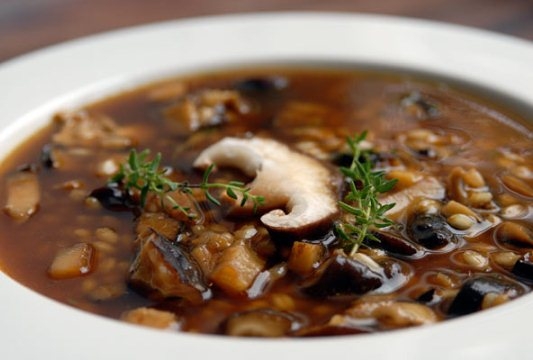 Pilzsuppe mit Champignons 01