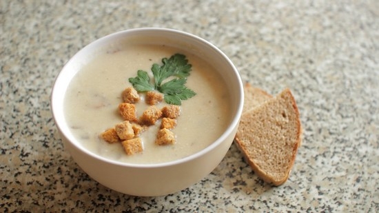 Käsesuppe: Ein Diät, Hähnchensellerrezept, Sahnungssuppe mit geschmolzenem Käse 01