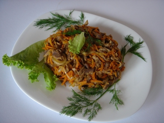 Hühnermagensalat mit Bogen, in koreanischen und anderen Rezepten 07