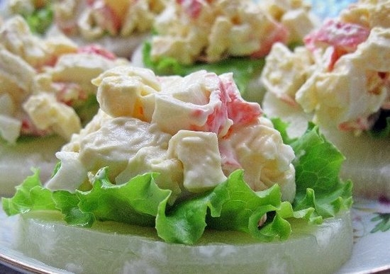 Salat mit Ananas und Käse: Rezepte und nützliche Empfehlungen 02