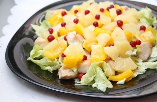 Salat mit Ananas und Käse: Rezepte und nützliche Empfehlungen 03