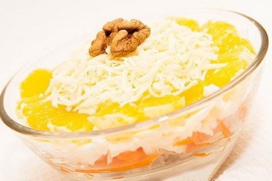 Salat mit Karotte auf Koreanisch und Hühnchen: Rezepte mit Pilzen, Orange, Käse 09