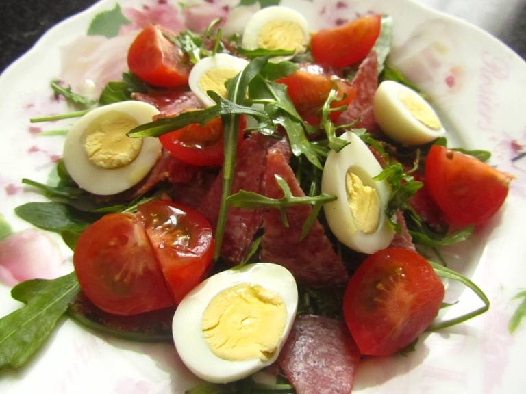 Salat mit Kirschtomaten und Ruchola 03