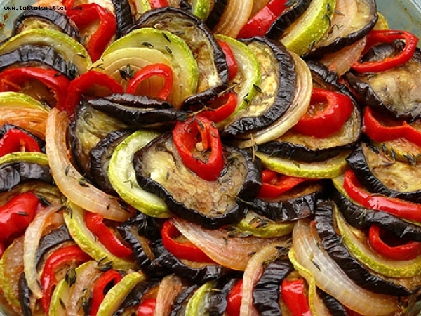 Was zum Abendessen in einem langsamen Kocher kochen soll?? Wie man ein köstliches Abendessen in einem langsamen Kocher kocht? 08