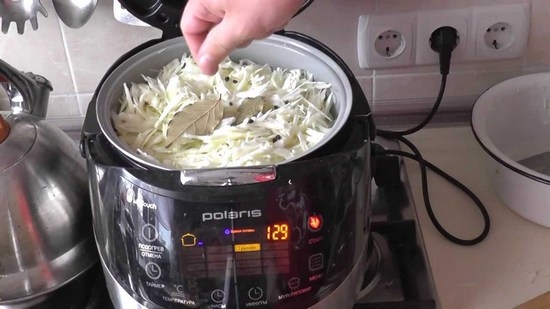 Wie man Kohl in Multicooker Redmond, Polaris - mit Fleisch, mit Kartoffeln, mit Hühnchen, Blumenkohl, mit Fleisch? 03