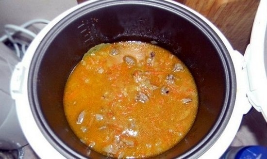 Schweinefleischgulasch mit Soße und ohne: Rezepte für Multicooker Redmond und andere 07