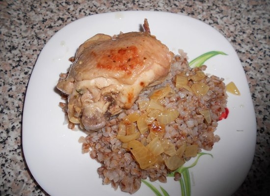 Huhn in einem langsamen Kocher mit Buchweizen: die besten Rezepte eines köstlichen Gerichts 12