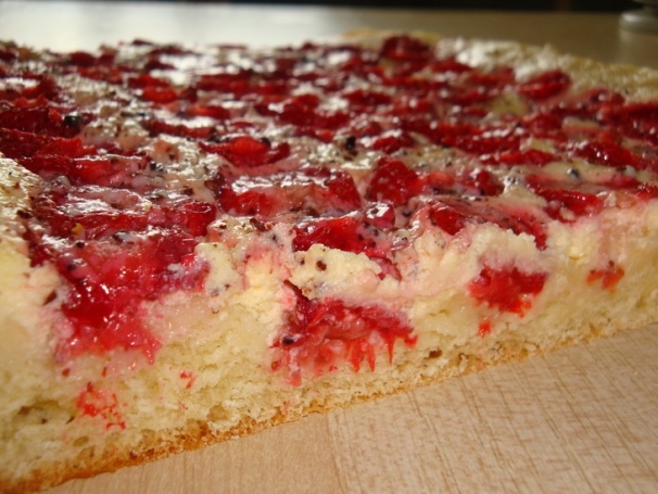 Erdbeerkuchen in Multicooker: Rezepte. Strawberry Pie: Kochen in Multivarka Redmond 01