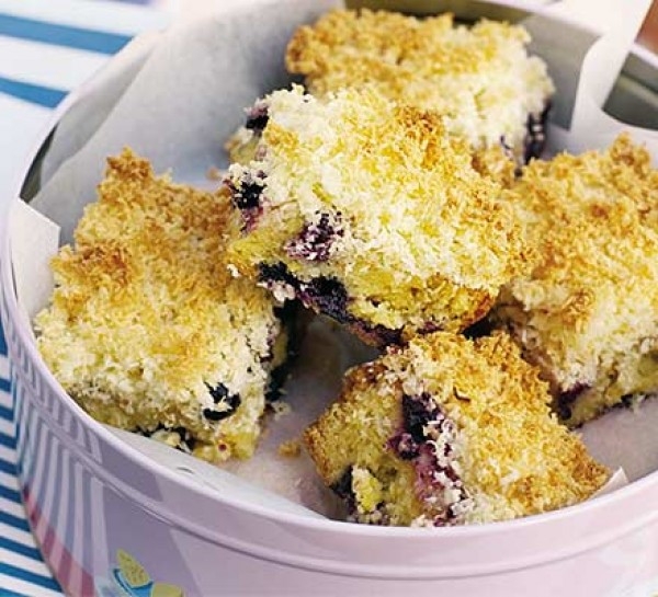 Kuchen mit Blaubeeren in einem langsamen Kocher: Rezepte. Wie man Kuchen mit Blaubeeren kocht? 01