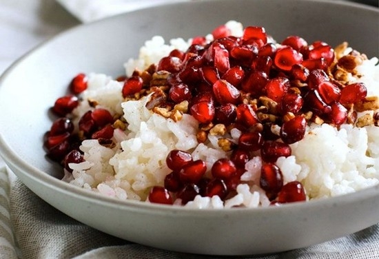 Reisbrei in einem langsamen Herd: Rezepte zur Herstellung der ersten Milchschale und der Beilage, Kulinariskostipps 08