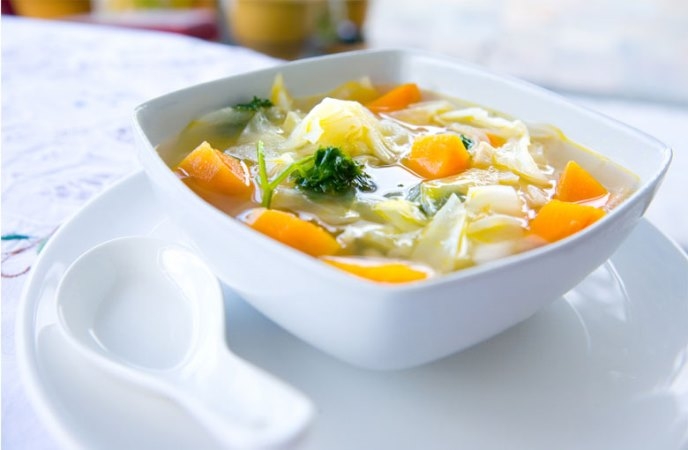 Gemüsesuppe in einem langsamen Herd: Rezepte. Wie man Mageresuppe in einem langsamen Kocher kocht? 01