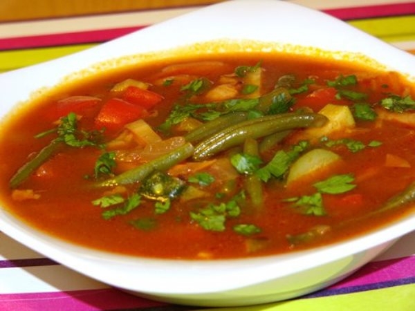 Gemüsesuppe in einem langsamen Herd: Rezepte. Wie man Mageresuppe in einem langsamen Kocher kocht? 03