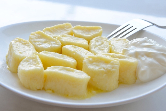 Knödel in einem Multicooker für ein Paar. Rezepte und Merkmale der Vorbereitung köstlicher Knödel 02