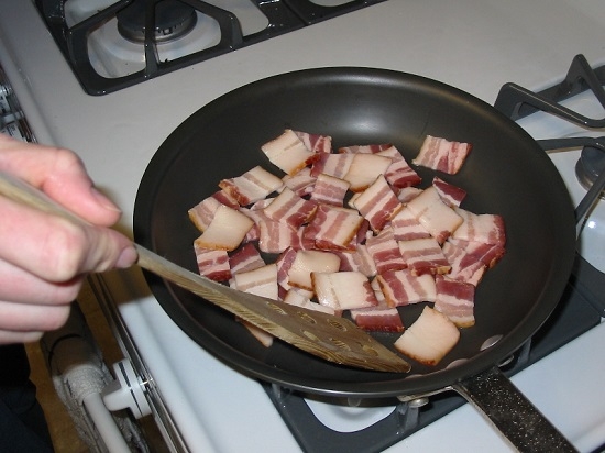 Gebackene Kartoffeln in einem langsamen Kocher: Kochen von Rezepten mit Käse, Fleisch und Huhn 05