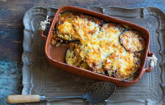 Auberginen gebraten mit Knoblauch und Tomaten, anderem Gemüse, Käse, Mayonnaise 09