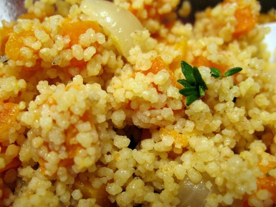 Was ist es für Crup Couscous und wie man Couscous mit Gemüse und anderen kocht «Begleiter»? 03