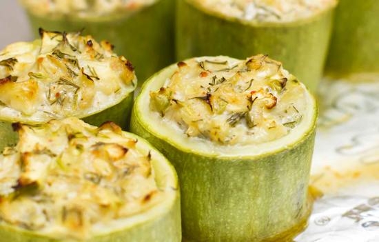 Gefüllte Zucchini im Ofen. Wie man Zucchini vorbereitet, gefüllt mit Fleisch, Gemüse, Hackfleisch und anderen Füllstoffen? 03