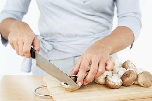 So reinigen Sie Champignons vor dem Kochen, und müssen Sie sie vorprozessen? 04