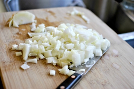 So legen Sie Kartoffeln mit Huhn in einem langsamen Herd, in einem Topf in Kazan aus: Schritt für Schritt Rezept 03