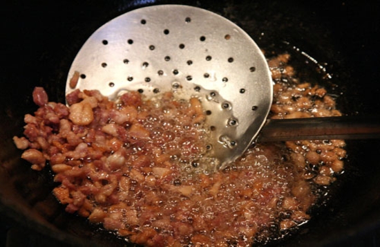 Wie braten Sie Kartoffeln mit Pilzen in einer Pfanne? Kartoffelkoch-Rezepte mit Champignons, Butters und weißen Pilzen 04