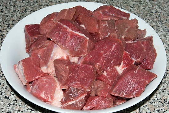 Wie man Schweinefleisch in einer Pfanne braten, so dass es saftig und lecker passiert? Rezepte zum Kochen von Kebabs und Koteletts 03