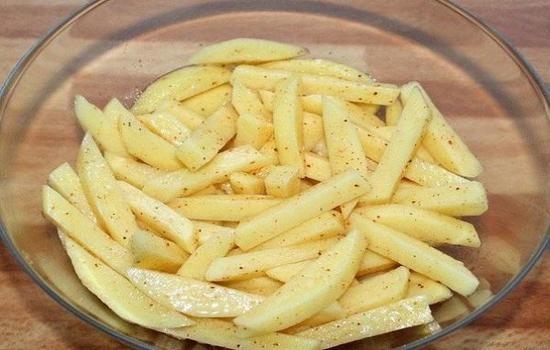 So erstellen Sie Kartoffeln frei zu Hause im Ofen, Mikrowelle und Fritteuse? 04