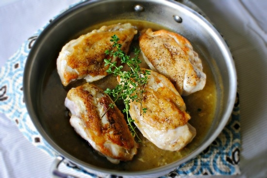 Wie man Hühnerfilet in einer Pfanne kocht, damit es nicht trocken ist? 01