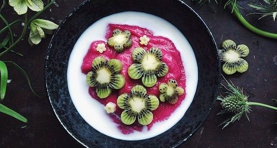 So kochen Sie köstliche Grießbrei auf Milch und ohne es, flüssig und gehen? 01