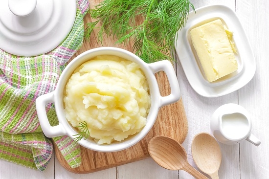 Wie man Püree aus Kartoffeln mit Milch und Ei kocht? Wie viele Kalorien in Kartoffelpüree? 08