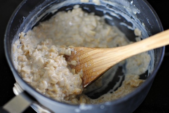 Wie man köstliche Haferflocken auf Milch kocht? Kalorien- und andere Eigenschaften von Milch Hercules Brei 03