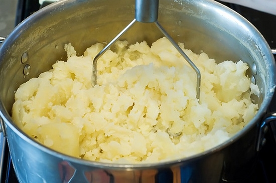 So erstellen Sie Knödel mit Kartoffeln? So machen Sie Teig für solche Knödel? 07