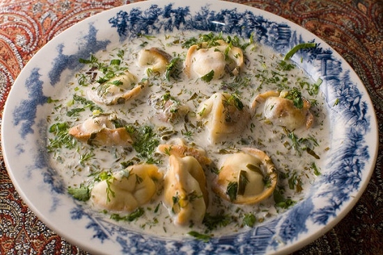 Wie man Knödel in einer Mikrowelle mit Wasser und an Sauerrahm kocht? 11