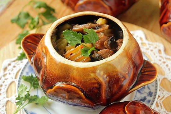 Wie und wie viel Zeit, um Rinderzunge zu kochen, um weich zu sein, in einem Tospan und einem langsamen Herd? 08