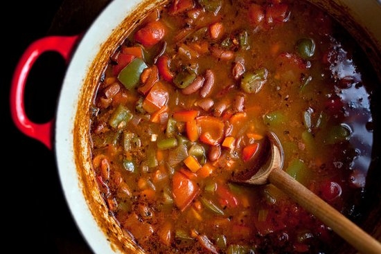 Wie man rote Bohnen kocht - in einem Topf und einem langsamen Herd, mit Einweichen und ohne Einweichen? Wie man die Bohnensuppe der roten Vielfalt kocht? 02