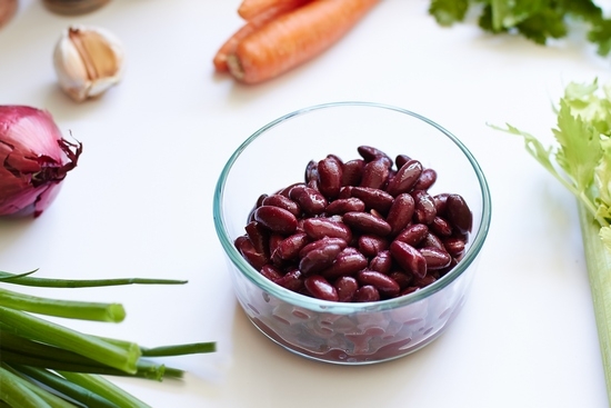 Wie man rote Bohnen kocht - in einem Topf und einem langsamen Herd, mit Einweichen und ohne Einweichen? Wie man die Bohnensuppe der roten Vielfalt kocht? 04