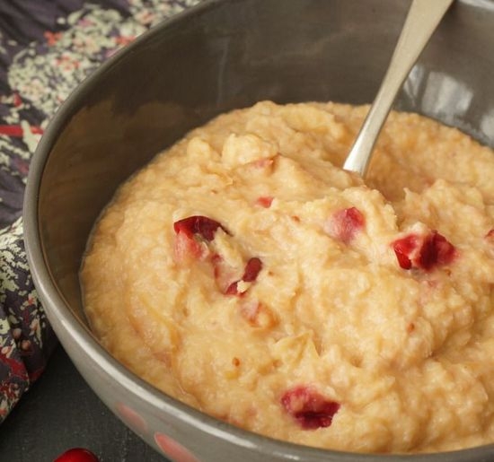 Wie und wie viel, um Maisbrei auf Wasser und Milch aus Mais-Getreide zu kochen? 07