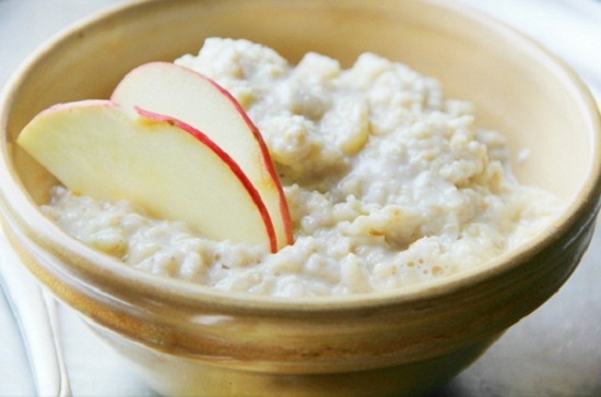 Wie man Haferflocken auf Milch kocht: Eine Auswahl der besten Rezepte 16