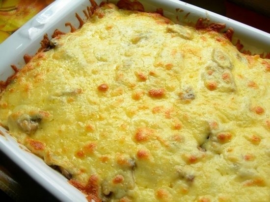 Kartoffelauflauf im Backofen mit Minisha, Pilzen, Fleisch, Käse, Tomaten, Fisch, Wurst, Kasserolle von Kartoffelkartoffeln: Rezepte mit Fotos 03