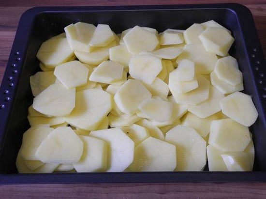 Kartoffeln auf Französisch mit Fleisch und Füllung im Backofen: Rezepte mit Fotos 05