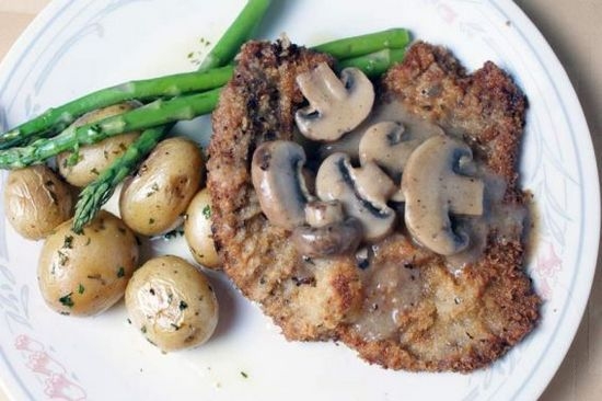 Leberrindfleischkoteletts: Die besten Rezepte zum Kochen im Backofen, in einer Pfanne und ein Paar 10